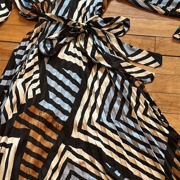 Splash Women’s Blue Brown and White Striped Pleated Maxi Dress Size 10 - Picture 5 of 7